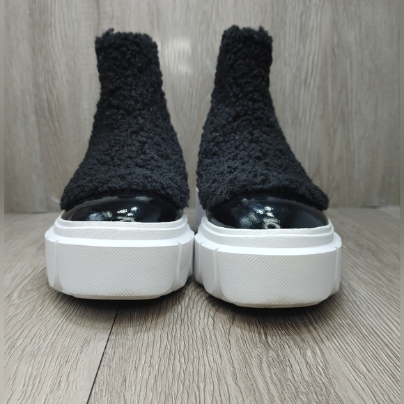 Sorel Caribou X Waterproof Chelsea Boot Black White Platform Faux Shearling 7 - Picture 3 of 12